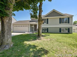 206 N Union St, Sparta, MI 49345