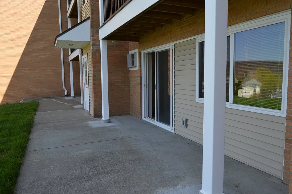 Crestview — Photo 3