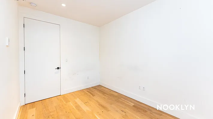 Rented by Nooklyn NYC LLC | media 24