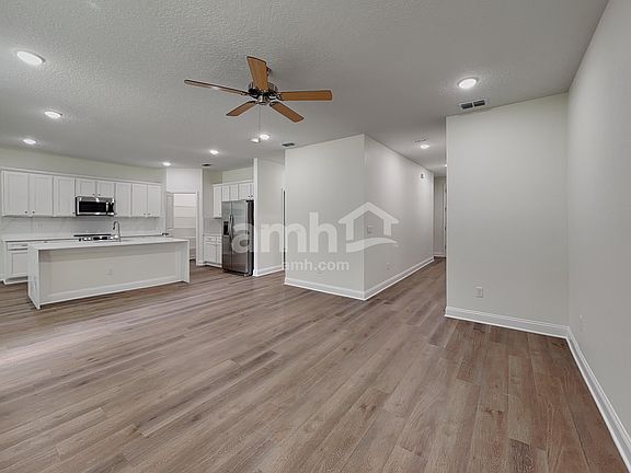 4th image of 11524 Bay Hill Cir
