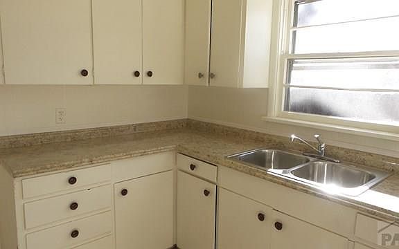3rd image of 621 Henry Ave