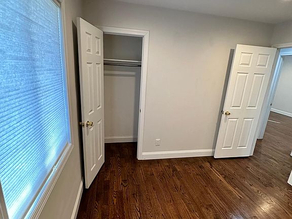 5th image of 32 Tanglewood Dr