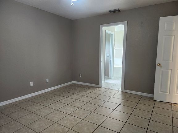 4th image of 1707 SW 2nd Ter