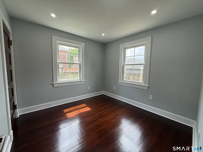 30 Hadley St — Photo 13