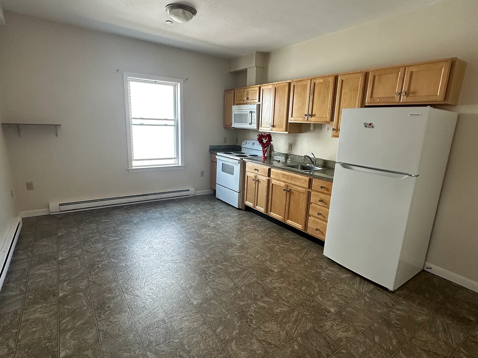 2 bed, 1200 sqft, $2,300 — Photo 2
