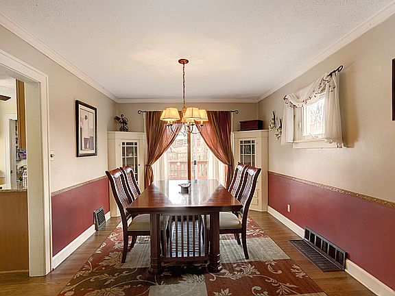 5th image of 16300 Ernadale Ave