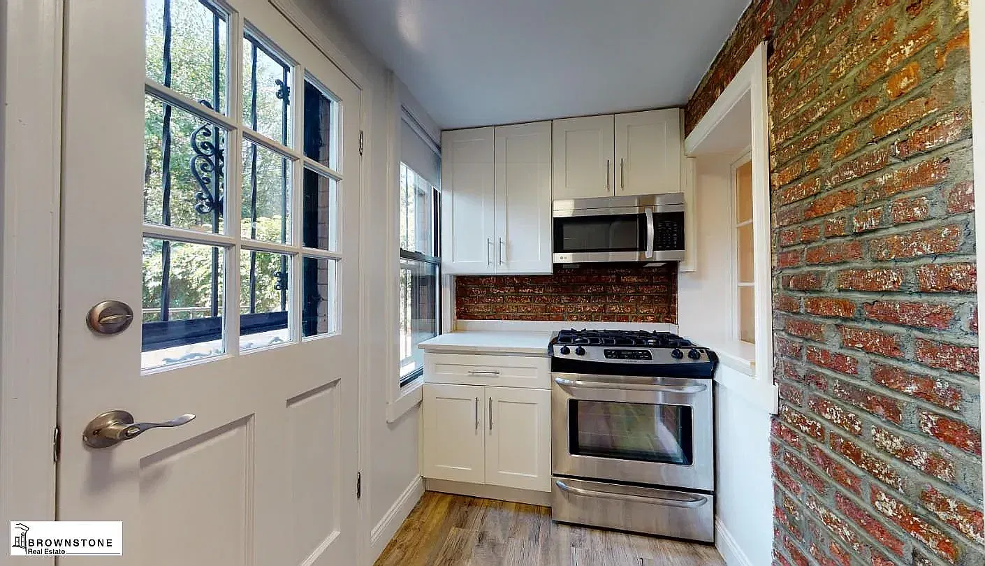 86 Carroll Street — Photo 1