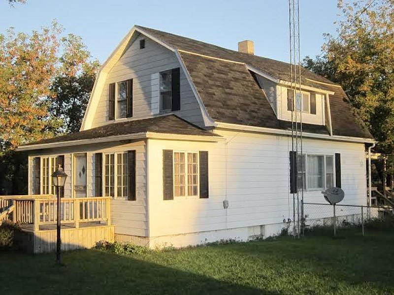 1st image of 3755 Chandler St