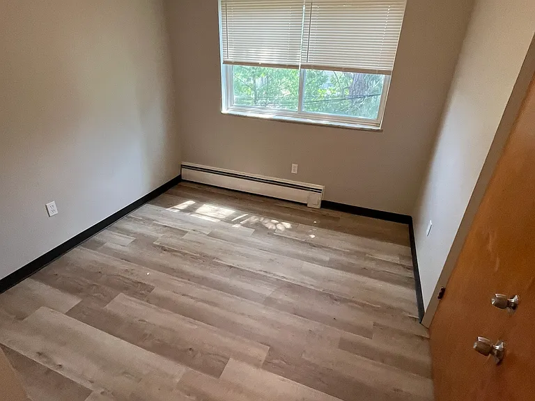 17731 Lakeshore Blvd — Photo 9