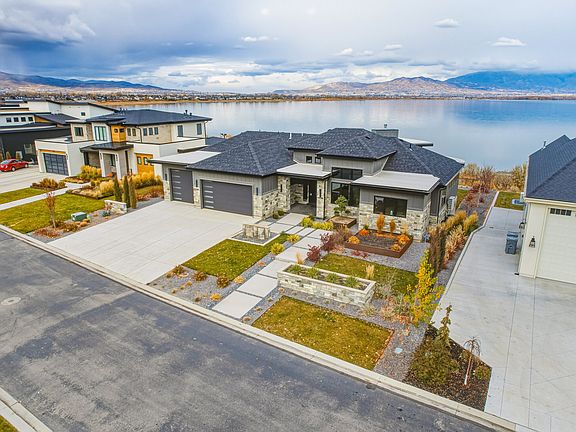 3rd image of 1602 S Wiltshire Ln