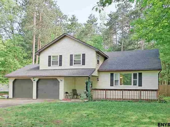 34 Wineberry Ln, Malta, NY 12020
