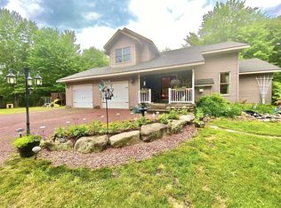 88 Stonewall Dr, Lake Luzerne, NY 12846