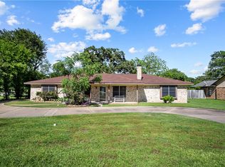 606 N McIver St, Madisonville, TX 77864