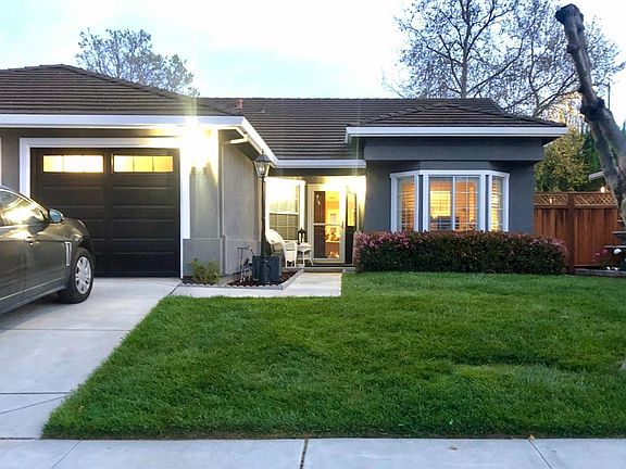 2nd image of 2161 Beachwood Ct