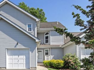 64 Arthurs Ct, Berkeley Heights, NJ 07922