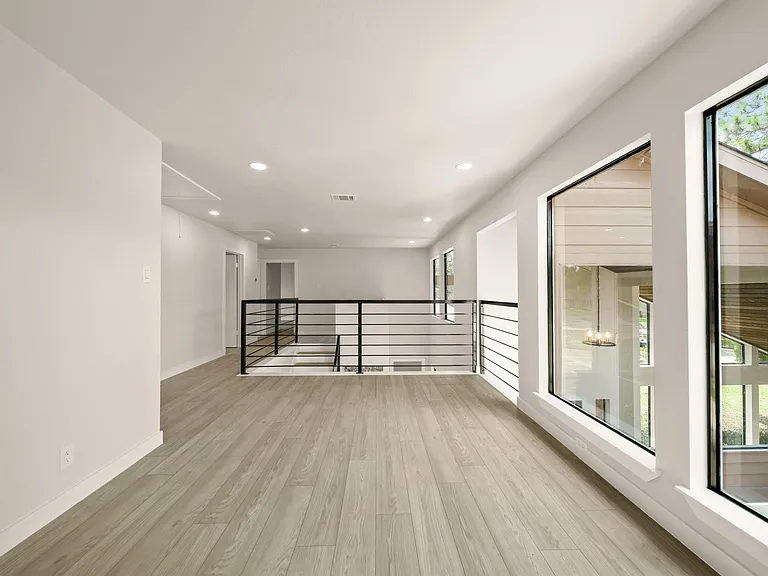 3010 Manila Ln — Photo 13