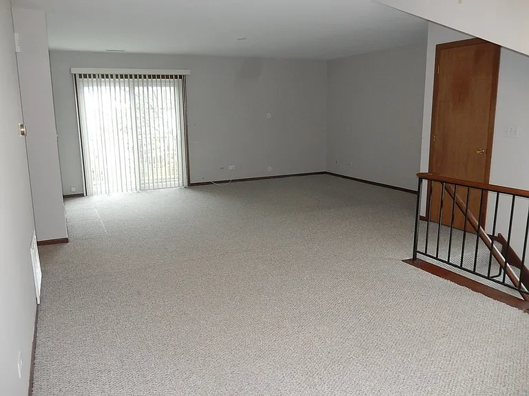 975 Westchester Cir — Photo 13