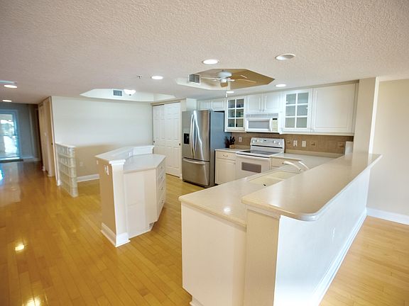 4th image of 703 Solana Shores Dr APT 204