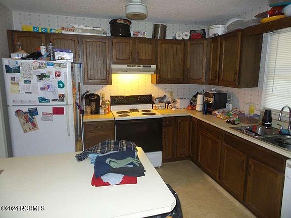 5th image of 3905 Guardian Avenue #B10
