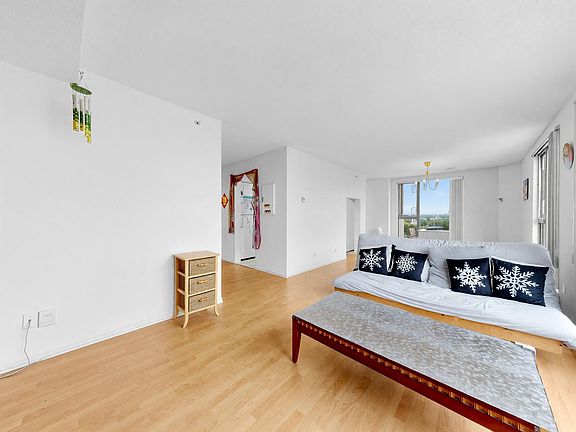 3rd image of 8246 Lansdowne Rd #1302