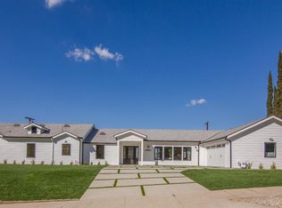 23415 Calvert St, Woodland Hills, CA 91367