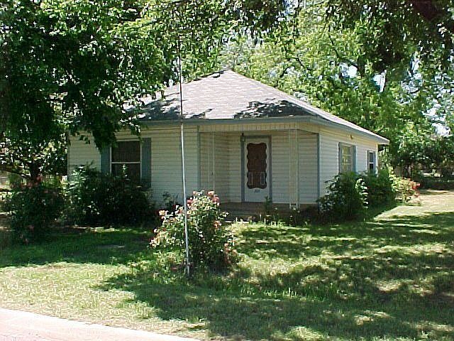 1st image of 204 W Williams Dr