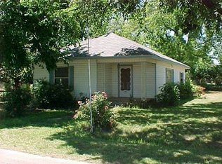 204 W Williams Dr, Burkburnett, TX 76354