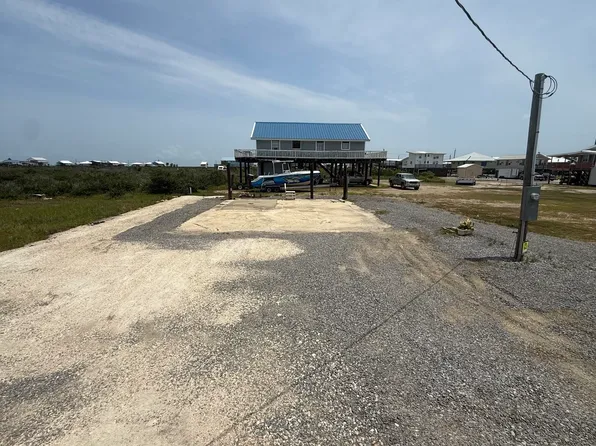 154 Dewberry Ln, Grand Isle, LA 70358