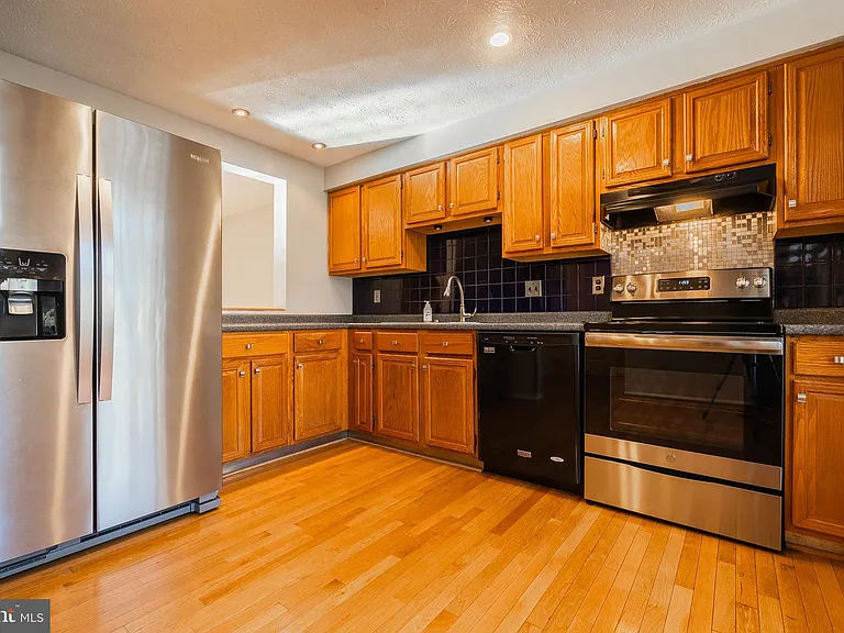 2911 Montauk Ct — Photo 7