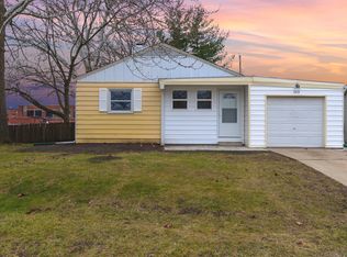 305 Maizefield Ave, Bloomington, IL 61701