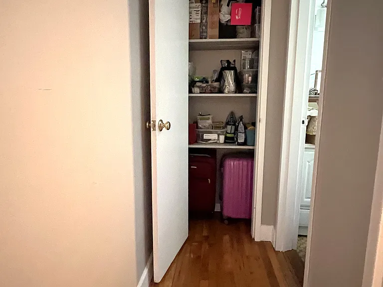 282 9th St NE #10 — Photo 31