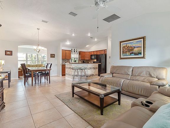 5th image of 1718 Yellowstone Ct