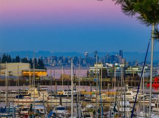 546 Wood Ave SW UNIT 2E, Bainbridge Island, WA