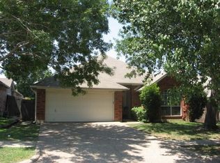947 Grasswood Ct, Arlington, TX 76017