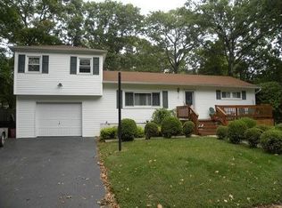 3 Nassau St, Lake Grove, NY 11755