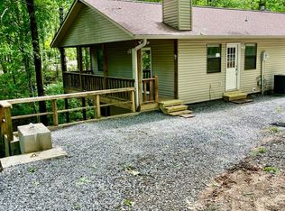 27 Puma Ln #B, Murphy, NC 28906