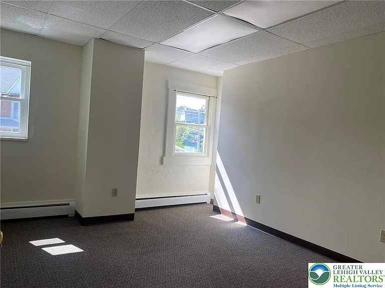 146 North St — Photo 9