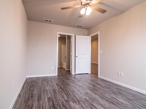 4th image of 2120 Langford Ave