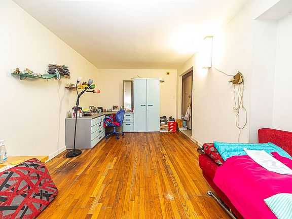 4th image of 2705 Kings Hwy #3Q