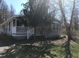 574 Plattekill Ardonia Rd #R, Wallkill, NY 12589