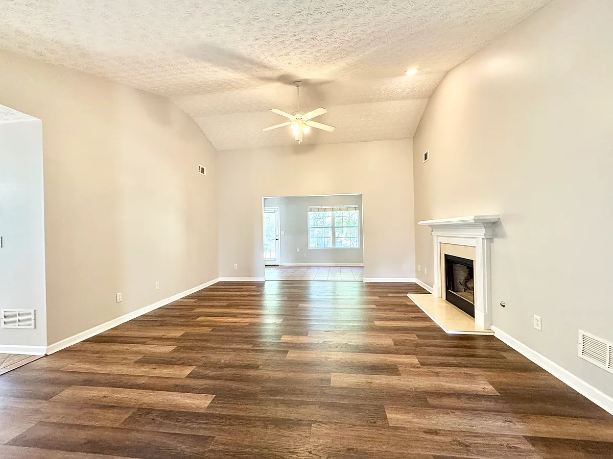 Building Photo - 949 Harbins Pass Dr