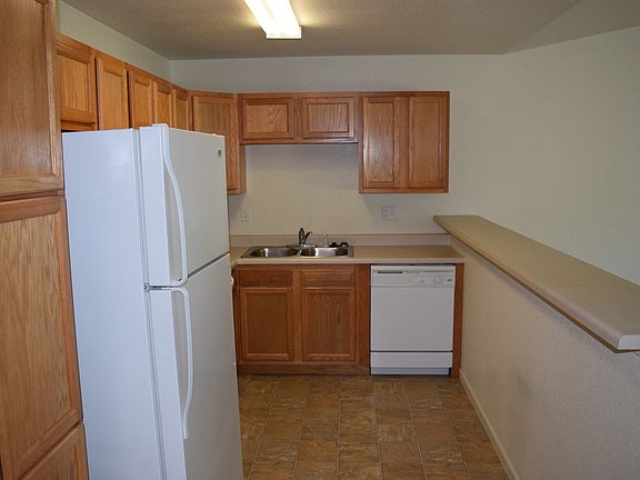 2nd image of 20973B Homer St