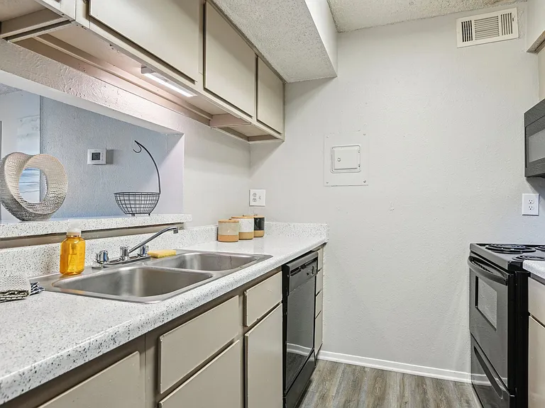 Abbey Glenn Apartments — Photo 73