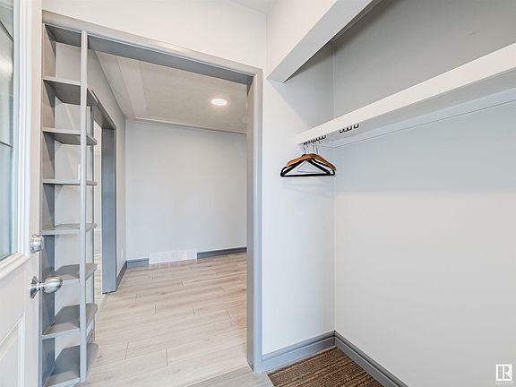 5th image of 13538 127th St NW