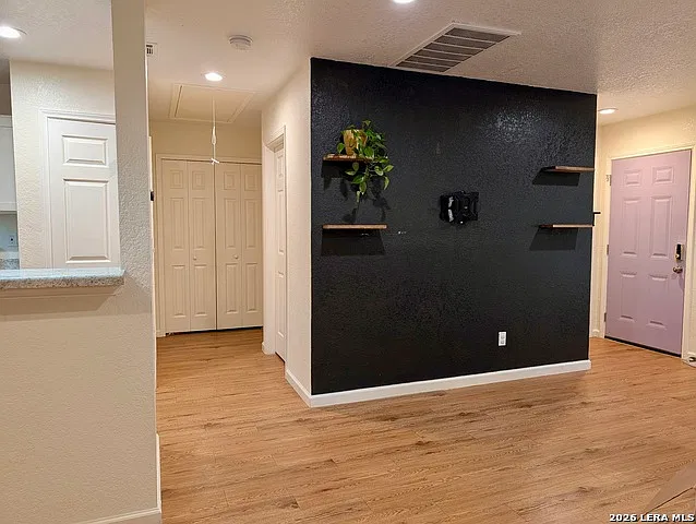 3 bed, 2.0 bath, 1437 sqft, $1,650 — Photo 3