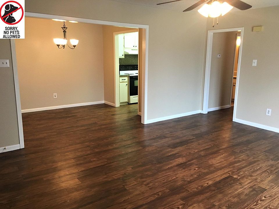 Living Room / Dining Area