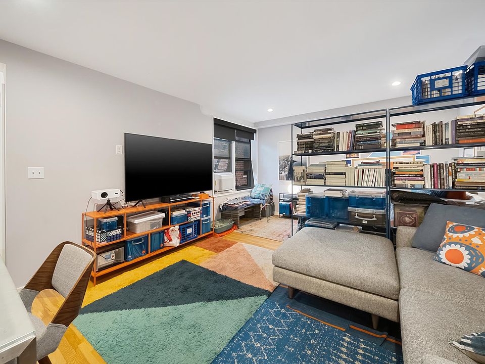 1st image of 60 E 9th St APT 208