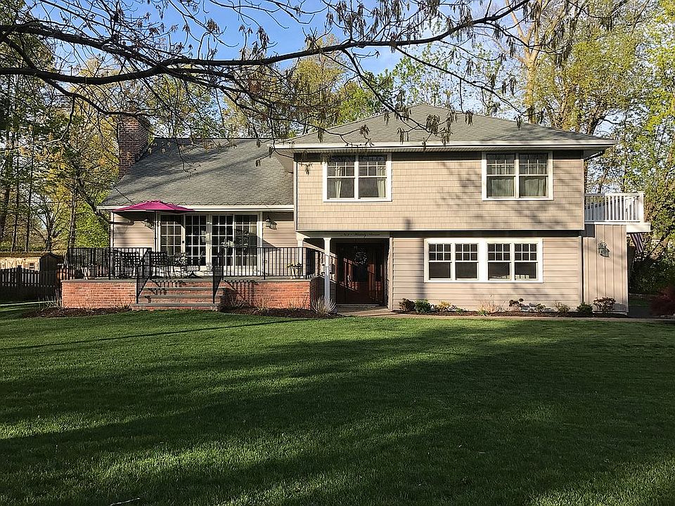 Large level front yard