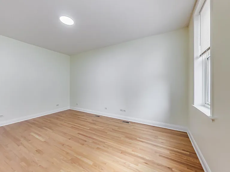 819 S Carpenter St #1F — Photo 8