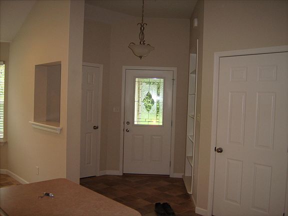 5th image of 322 Rose Hill Ln